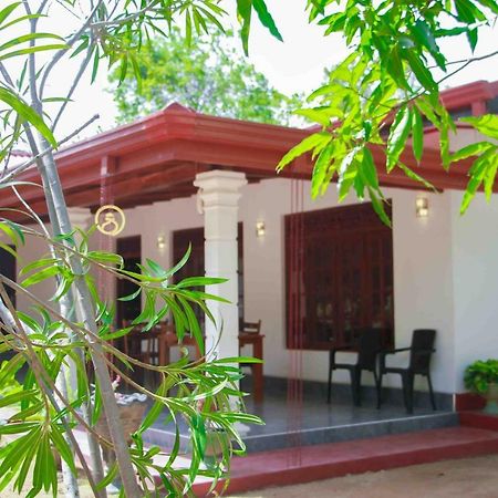 Wijesiri Family Guest House Σιγκιρίγια Εξωτερικό φωτογραφία