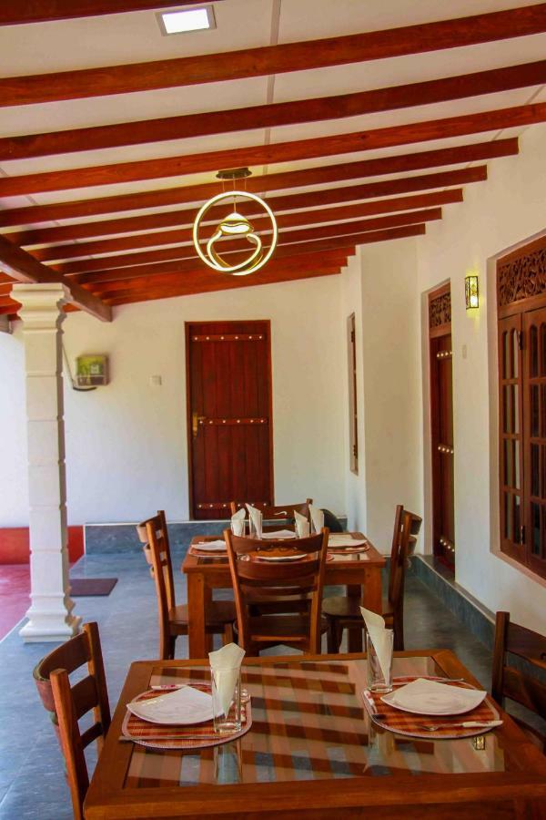 Wijesiri Family Guest House Σιγκιρίγια Εξωτερικό φωτογραφία